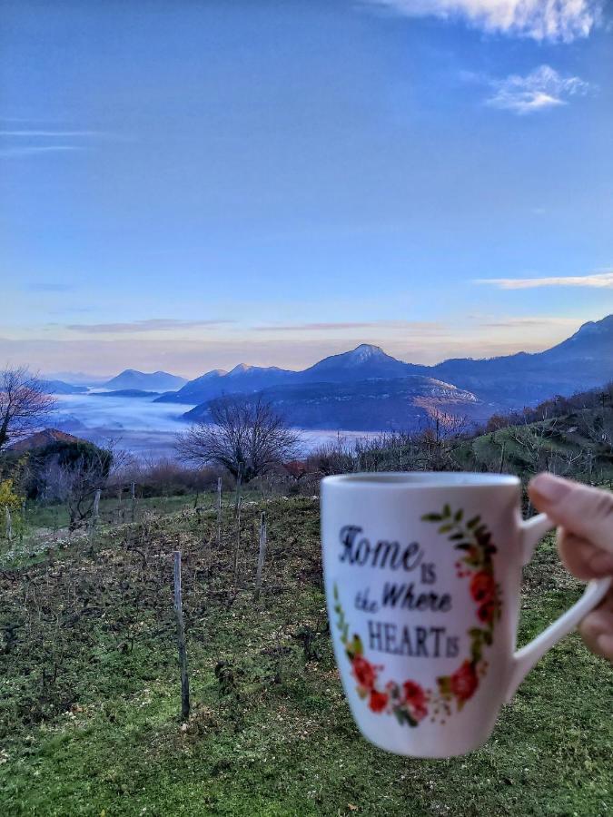 Banjo Rustic House Lake View ヴィルパザル エクステリア 写真