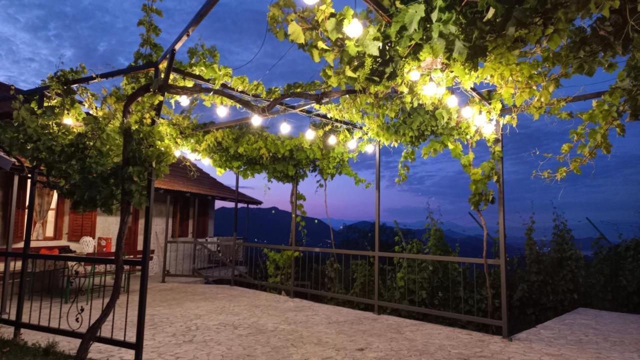 Banjo Rustic House Lake View ヴィルパザル エクステリア 写真